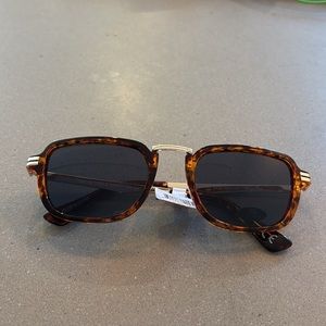 NWT Prive Revaux sunglasses, “The City”